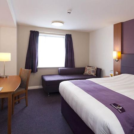 Premier Inn Birmingham City - Aston Exteriör bild